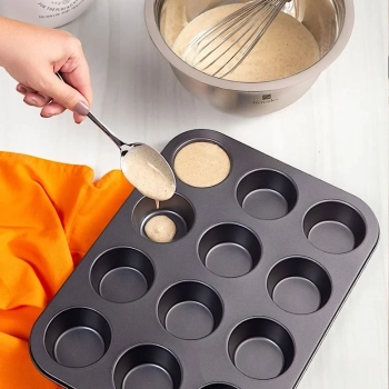 Forma Cupcake P�o de Queijo Empada Bolinho Antiaderente 12 Cavidades
