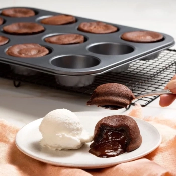 Kit 2 Formas Cupcake P�o de Queijo Empada Bolinho Antiaderente 12 Cavidades